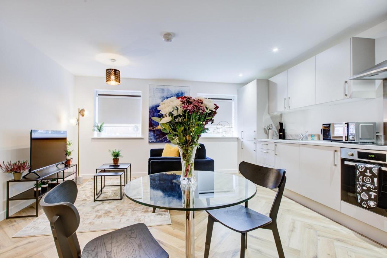 Hybrid Resi - Mitcham Close To Tooting And Wimbledon Exterior foto