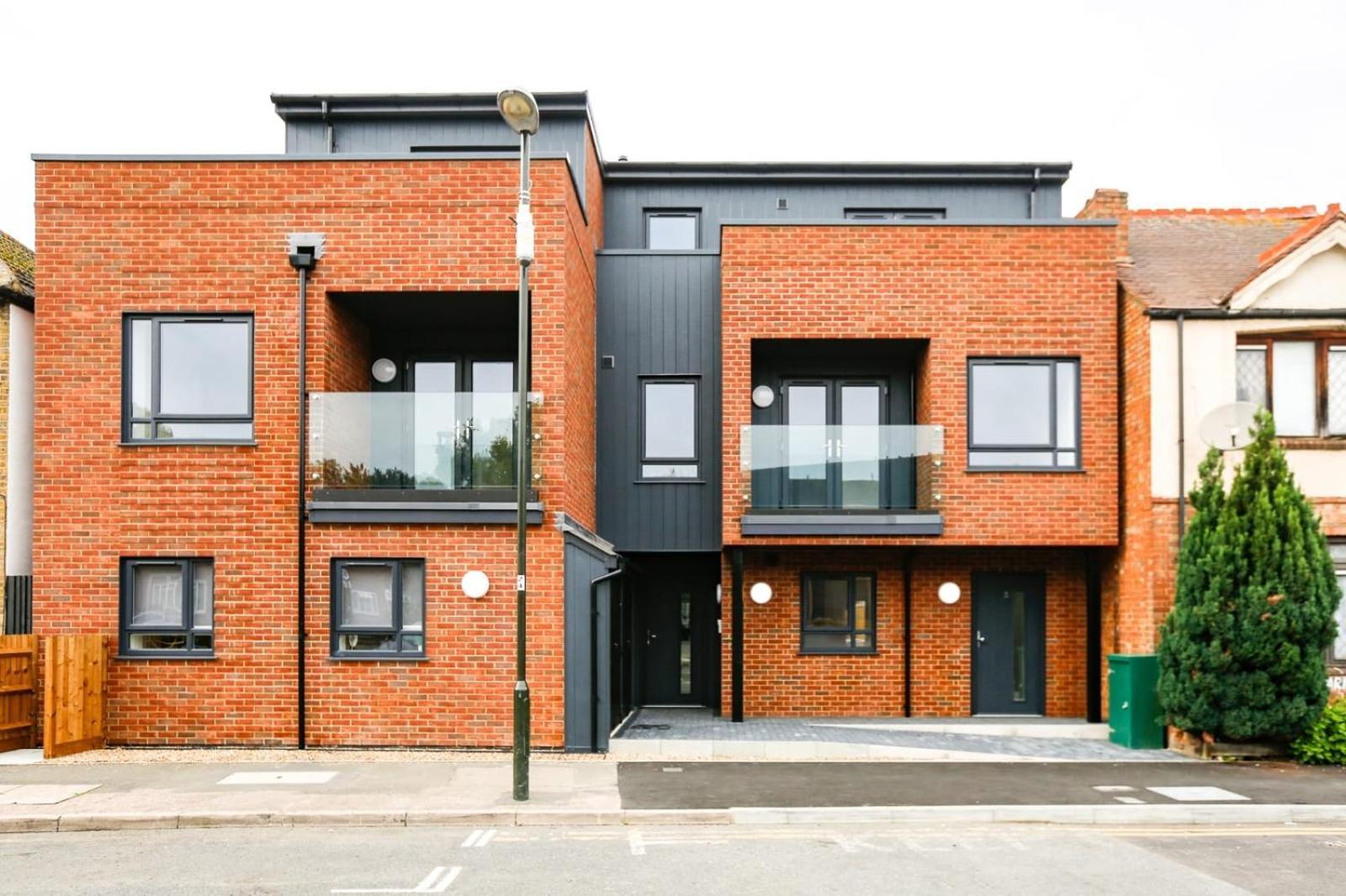 Hybrid Resi - Mitcham Close To Tooting And Wimbledon Exterior foto